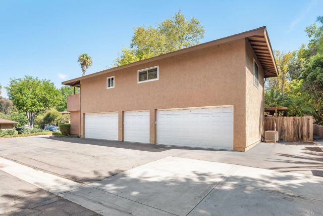 9015 Fanita Rancho Rd., Santee, CA 92071