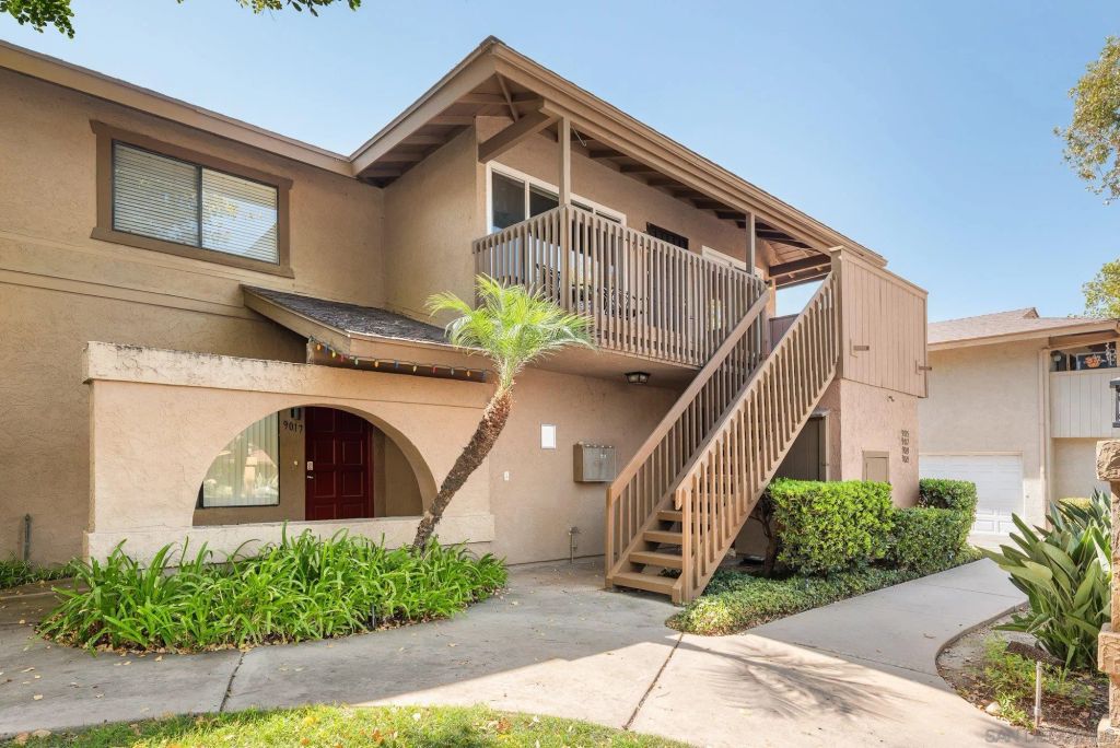 9015 Fanita Rancho Rd., Santee, CA 92071