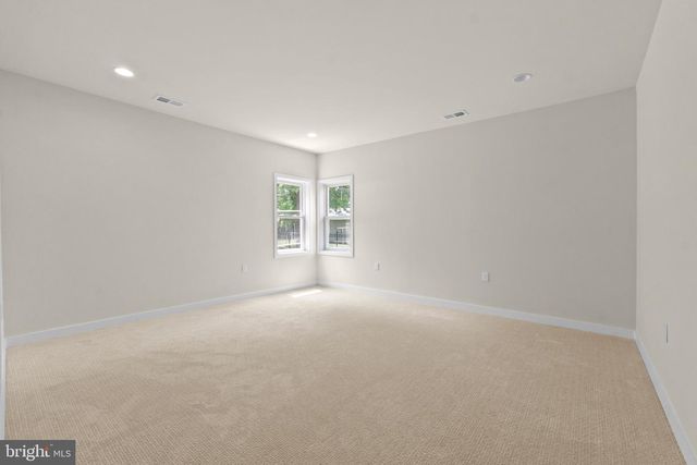 5517 WALKER MILL RD, Capitol Heights, MD 20743
