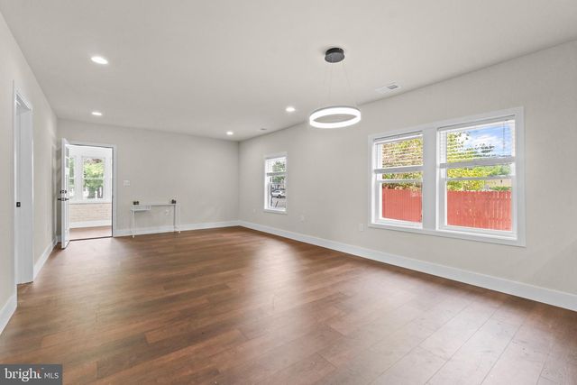 5517 WALKER MILL RD, Capitol Heights, MD 20743