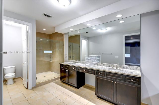 9815 NW 86th Ter, Doral, FL 33178