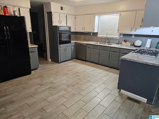 701 ROSEMARY LANE, Bessemer, AL 35022