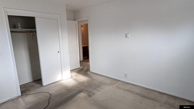 5317 N 64 Street, Omaha, NE 68104