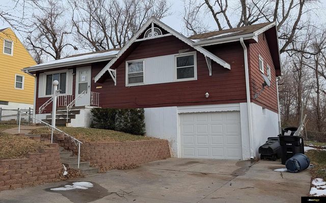 5317 N 64 Street, Omaha, NE 68104