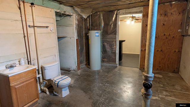 5317 N 64 Street, Omaha, NE 68104