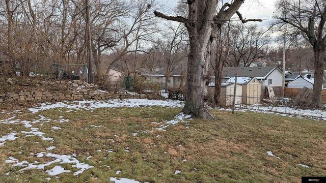 5317 N 64 Street, Omaha, NE 68104