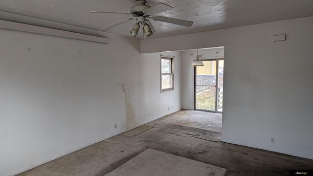 5317 N 64 Street, Omaha, NE 68104