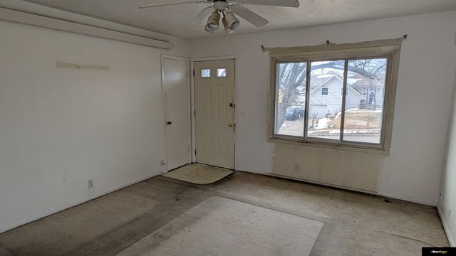 5317 N 64 Street, Omaha, NE 68104