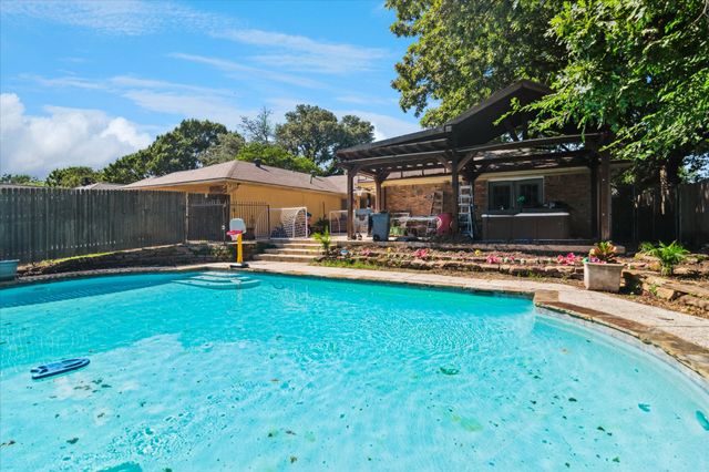 1214 Fawn Ridge Drive, Duncanville, TX 75137