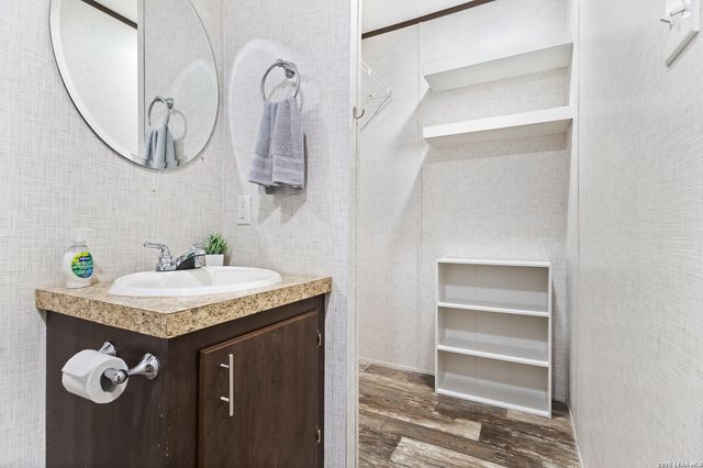 128 Private Road 1511, Bandera, TX 78003