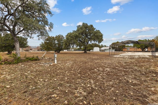 128 Private Road 1511, Bandera, TX 78003