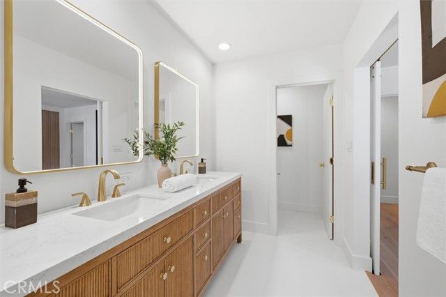 1210 Los Altos, Long Beach, CA 90815