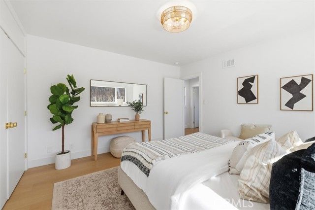 1210 Los Altos, Long Beach, CA 90815