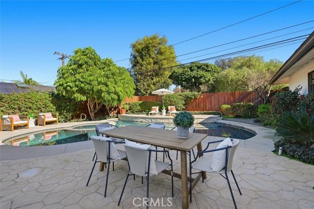 1210 Los Altos, Long Beach, CA 90815