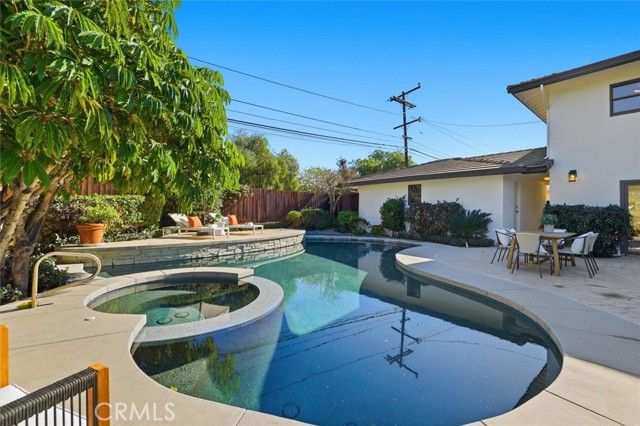 1210 Los Altos, Long Beach, CA 90815