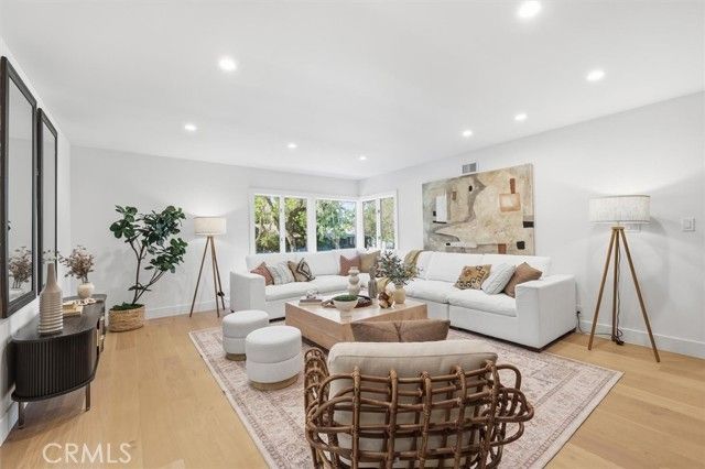 1210 Los Altos, Long Beach, CA 90815