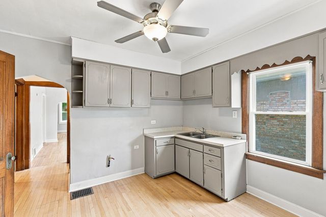 1806 Harvey Avenue, Berwyn, IL 60402