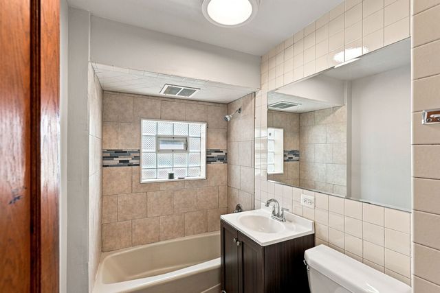 1806 Harvey Avenue, Berwyn, IL 60402