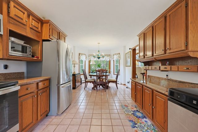 29 Tiffany Dr, Randolph, MA 02368
