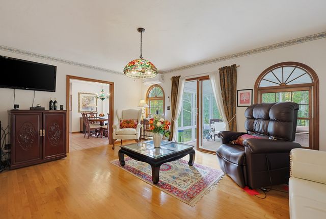 29 Tiffany Dr, Randolph, MA 02368