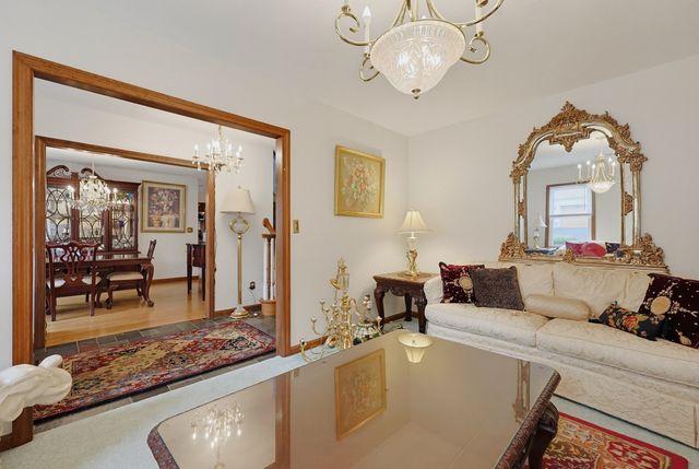 29 Tiffany Dr, Randolph, MA 02368