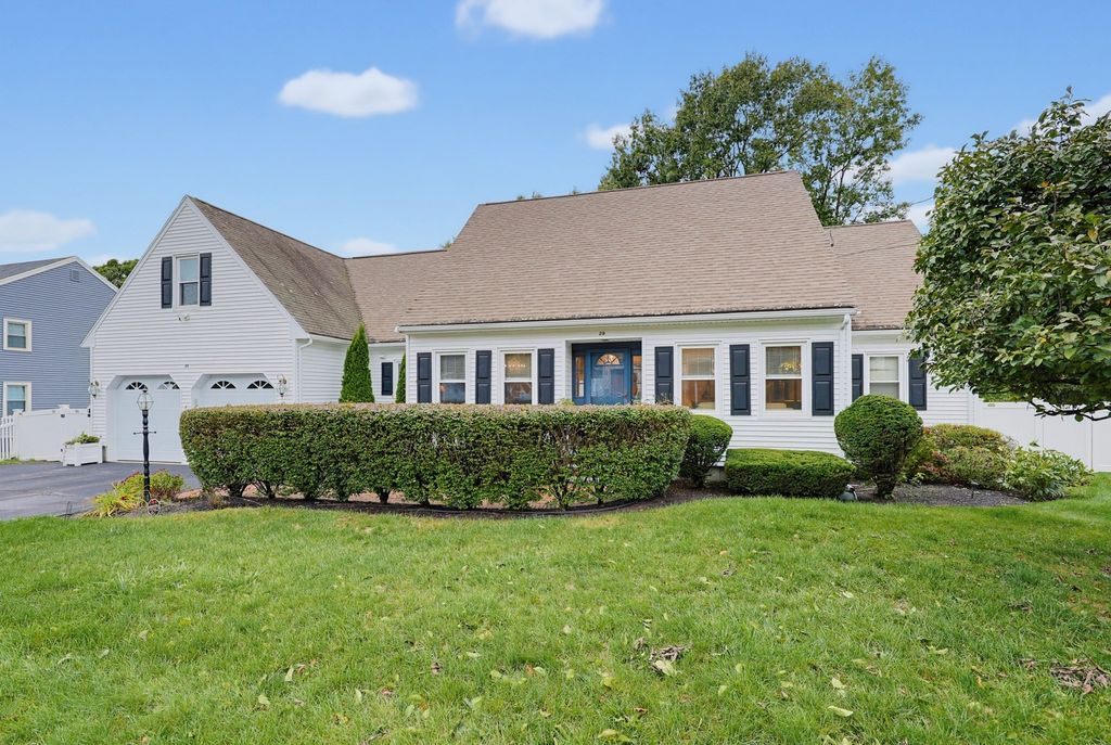 29 Tiffany Dr, Randolph, MA 02368