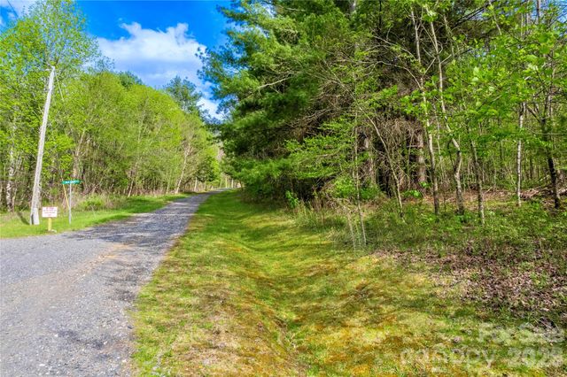00000 Apple Farm Road, Bakersville, NC 28705