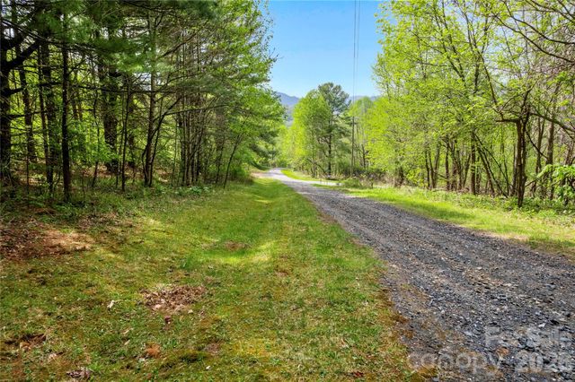 00000 Apple Farm Road, Bakersville, NC 28705