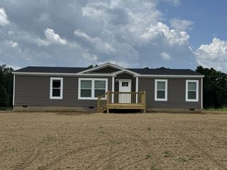 923 White Springs Rd, Lafayette, TN 37083