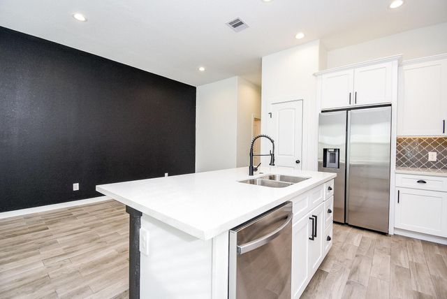 6828 Liverpool Street, Houston, TX 77021