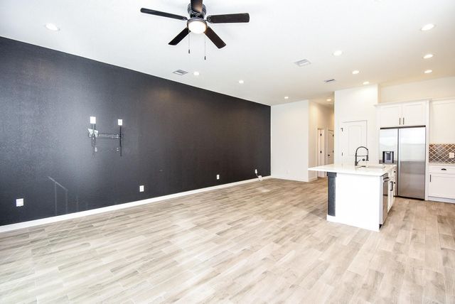 6828 Liverpool Street, Houston, TX 77021
