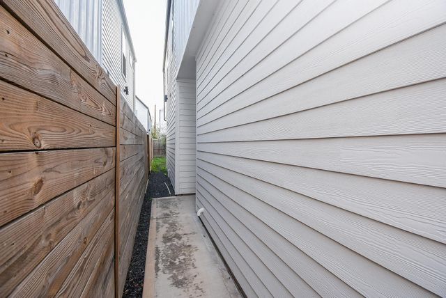 6828 Liverpool Street, Houston, TX 77021