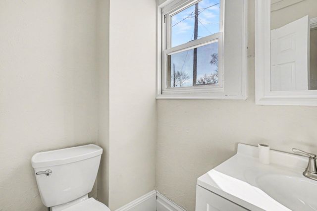 1607 E Michigan Avenue, Kalamazoo City, MI 49048