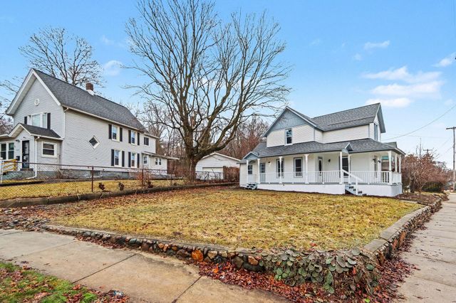 1607 E Michigan Avenue, Kalamazoo City, MI 49048