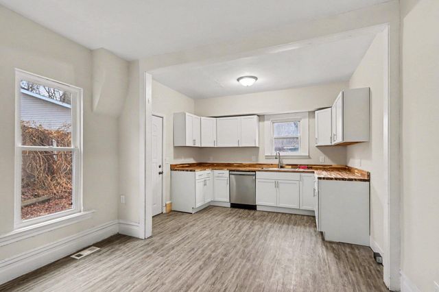 1607 E Michigan Avenue, Kalamazoo City, MI 49048