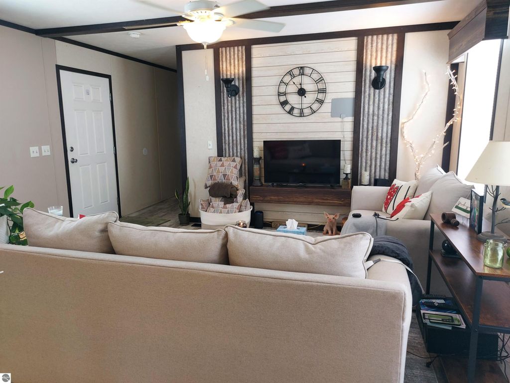 Image 5 of property listing at 4096 Chicory Lane, Traverse City, MI 49685