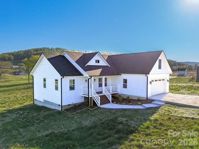 459 Waters Road, Hendersonville, NC 28792