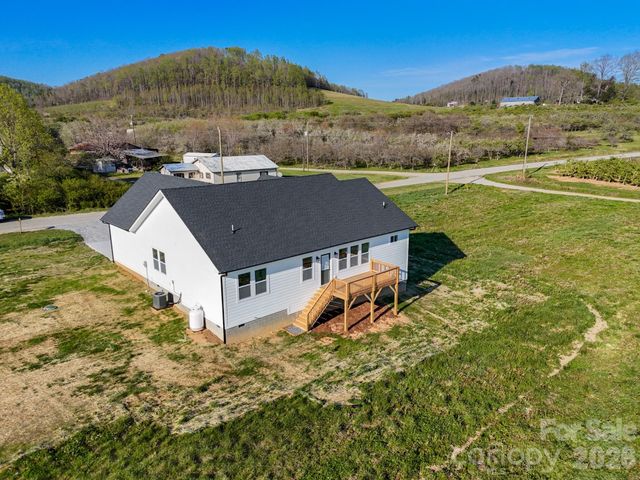 459 Waters Road, Hendersonville, NC 28792