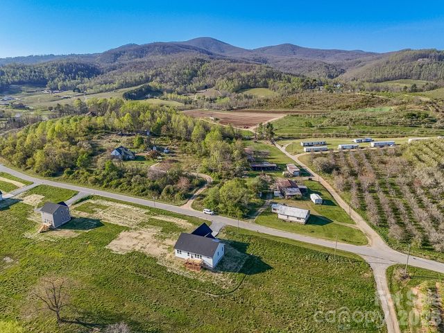 459 Waters Road, Hendersonville, NC 28792