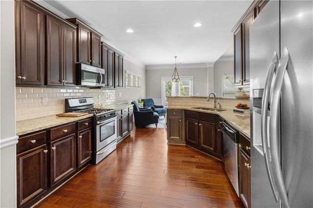 2 Canterbury Walk SE, Cartersville, GA 30120