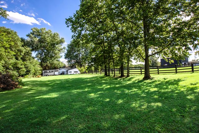 650 Delaney Ferry Road, Versailles, KY 40383