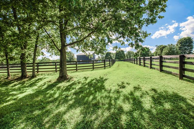 650 Delaney Ferry Road, Versailles, KY 40383