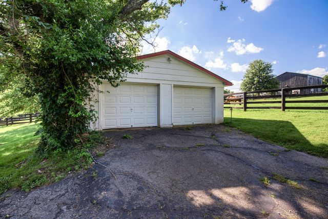 650 Delaney Ferry Road, Versailles, KY 40383
