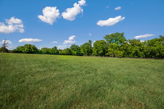 650 Delaney Ferry Road, Versailles, KY 40383