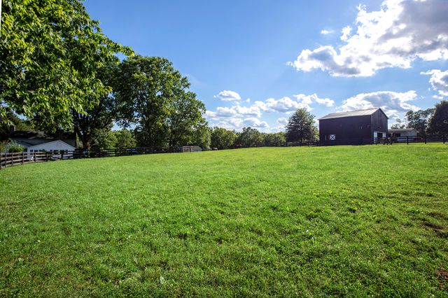 650 Delaney Ferry Road, Versailles, KY 40383