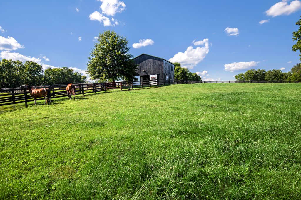 650 Delaney Ferry Road, Versailles, KY 40383