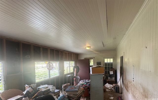 86-319 Mailiilii Road, Waianae, HI 96792