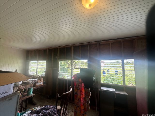 86-319 Mailiilii Road, Waianae, HI 96792