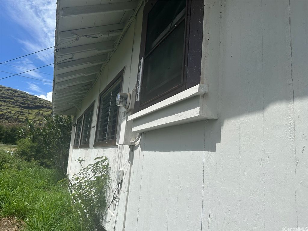 86-319 Mailiilii Road, Waianae, HI 96792