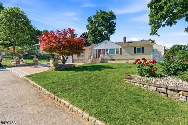 32 Valley View Dr, Mine Hill Twp., NJ 07803
